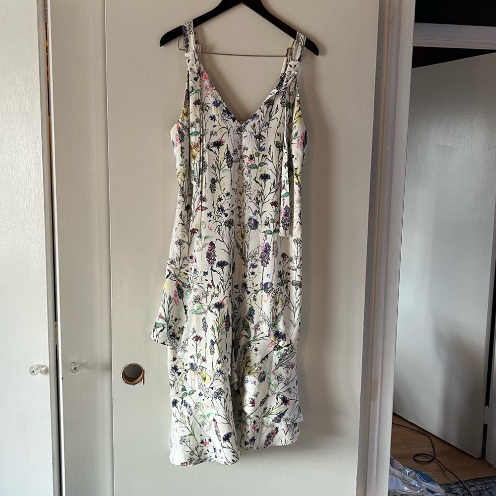 H&M Floral White Sleeveless Ruffle Asymmetrical Hem Dress. Women’s 12.